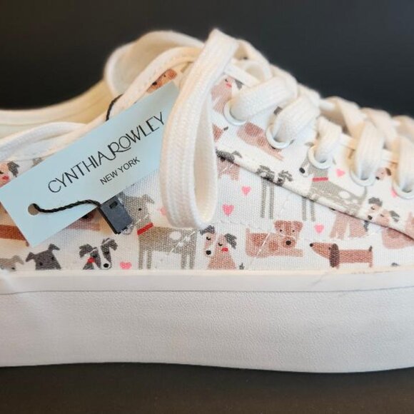 Cynthia Crawley sneakers, white with dogs, Size 9, brand new with tags - Picture 5 of 6